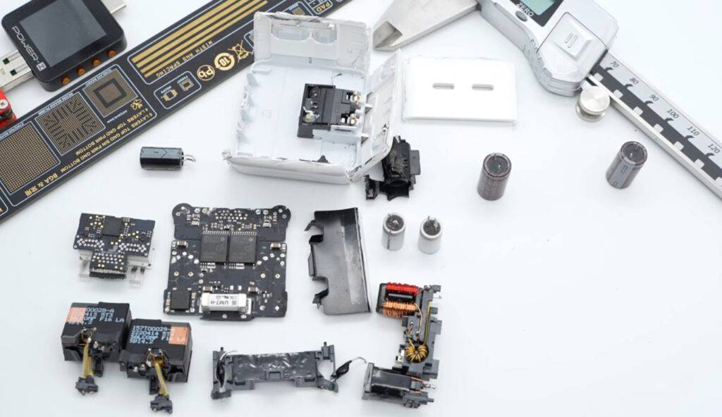 usbc-teardown-1024x592-1 usbc-teardown-1024x592-1