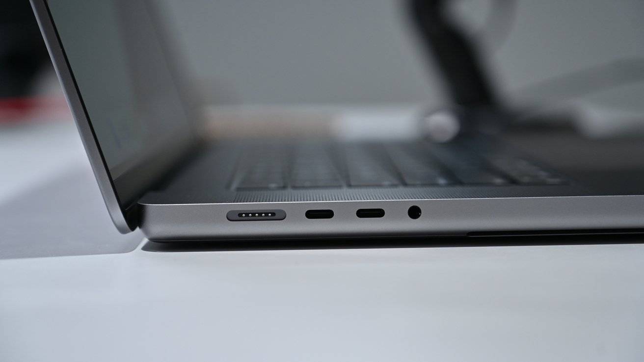 45240-88137-left-side-ports-on-macbook-pro-xl 45240-88137-left-side-ports-on-macbook-pro-xl