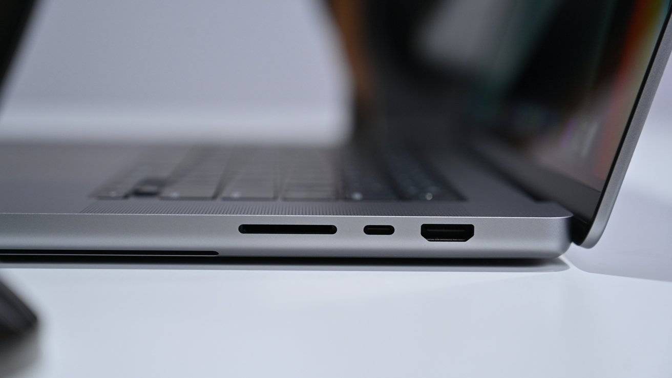 45240-88138-right-side-ports-on-macbook-pro-xl 45240-88138-right-side-ports-on-macbook-pro-xl